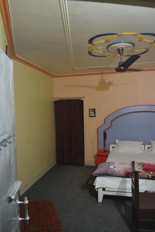 ורנאסי Hotel Sandeep חדר תמונה