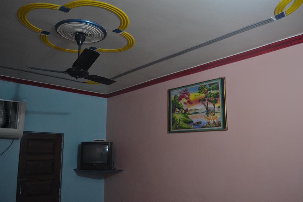 ורנאסי Hotel Sandeep חדר תמונה