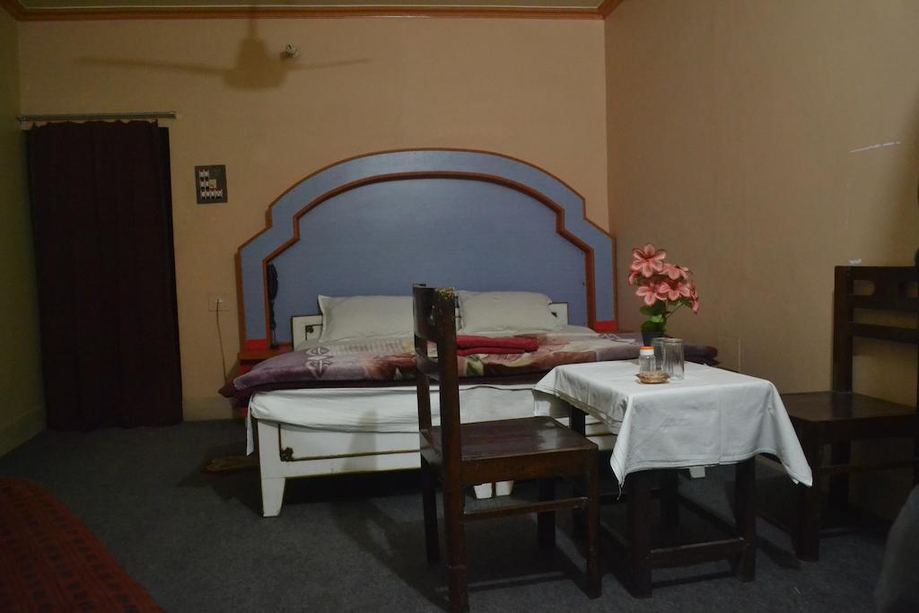 ורנאסי Hotel Sandeep מראה חיצוני תמונה